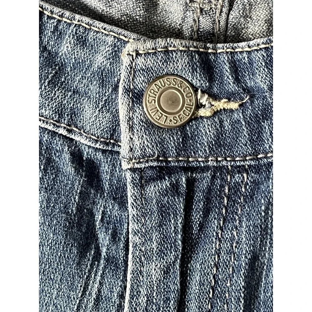 Levi's 518 Jeans Womens Sz 9S Superlow Boot Cut Light Wash Actual Fit (30x27.5)